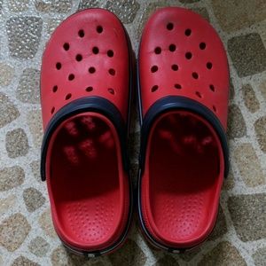 Slip on shoes (imitation Crocks) men's size 9
